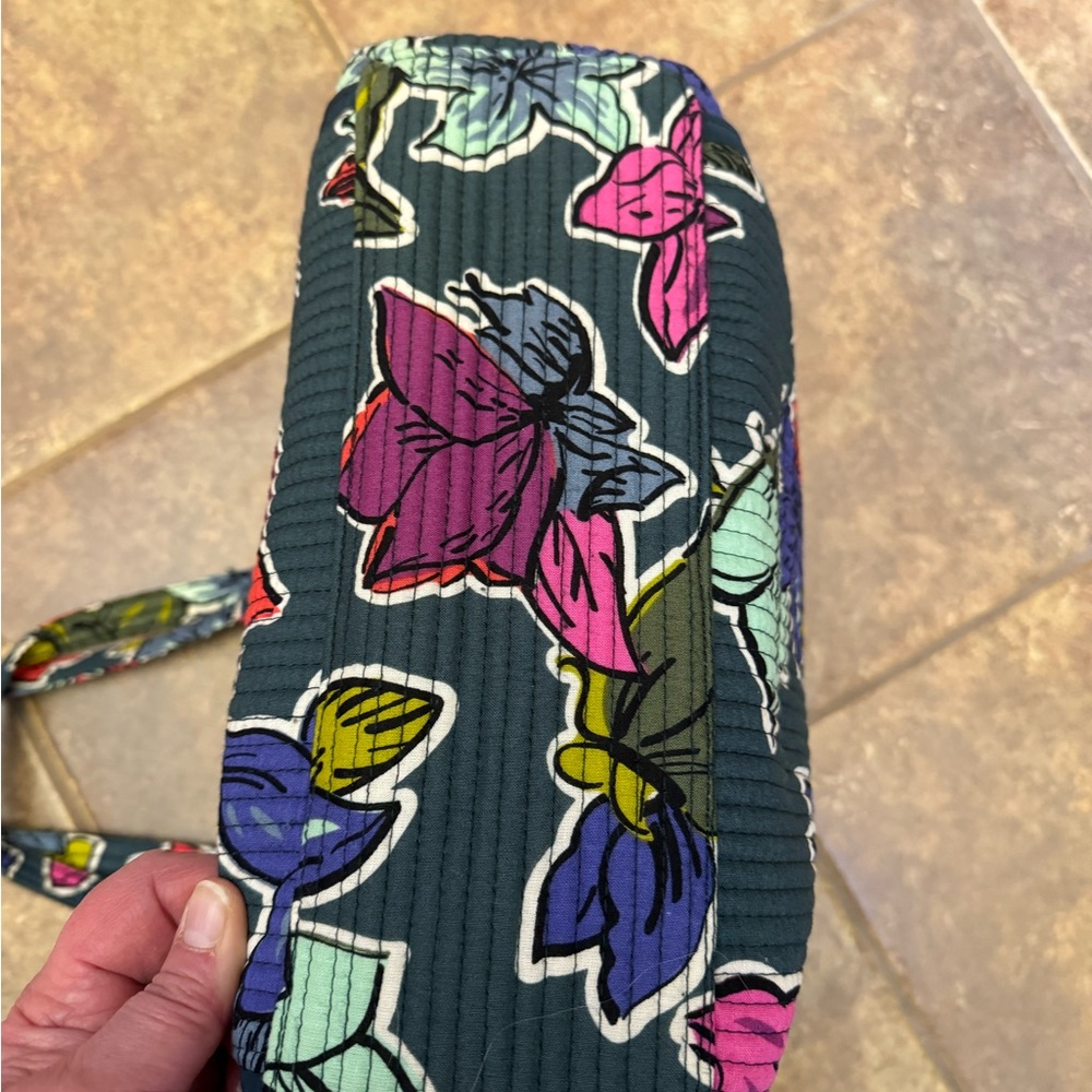 Vera Bradley Iconic Deluxe Vera - Falling Flowers - Picture 3 of 5